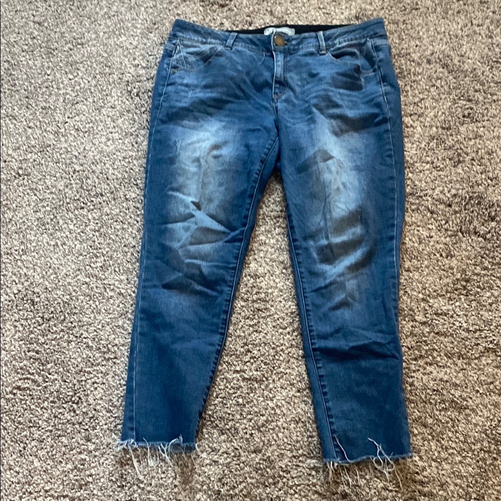 Blue Ankle Cropped Jeans with Distressed Hem